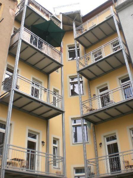 3-Raum-Fewo-Dresden-Zentrum-Balkon-Blick-Auf-Altstadt-L10 Luaran gambar